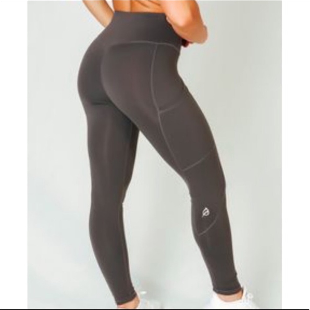NWOT charcoal grey P’tula leggings size small